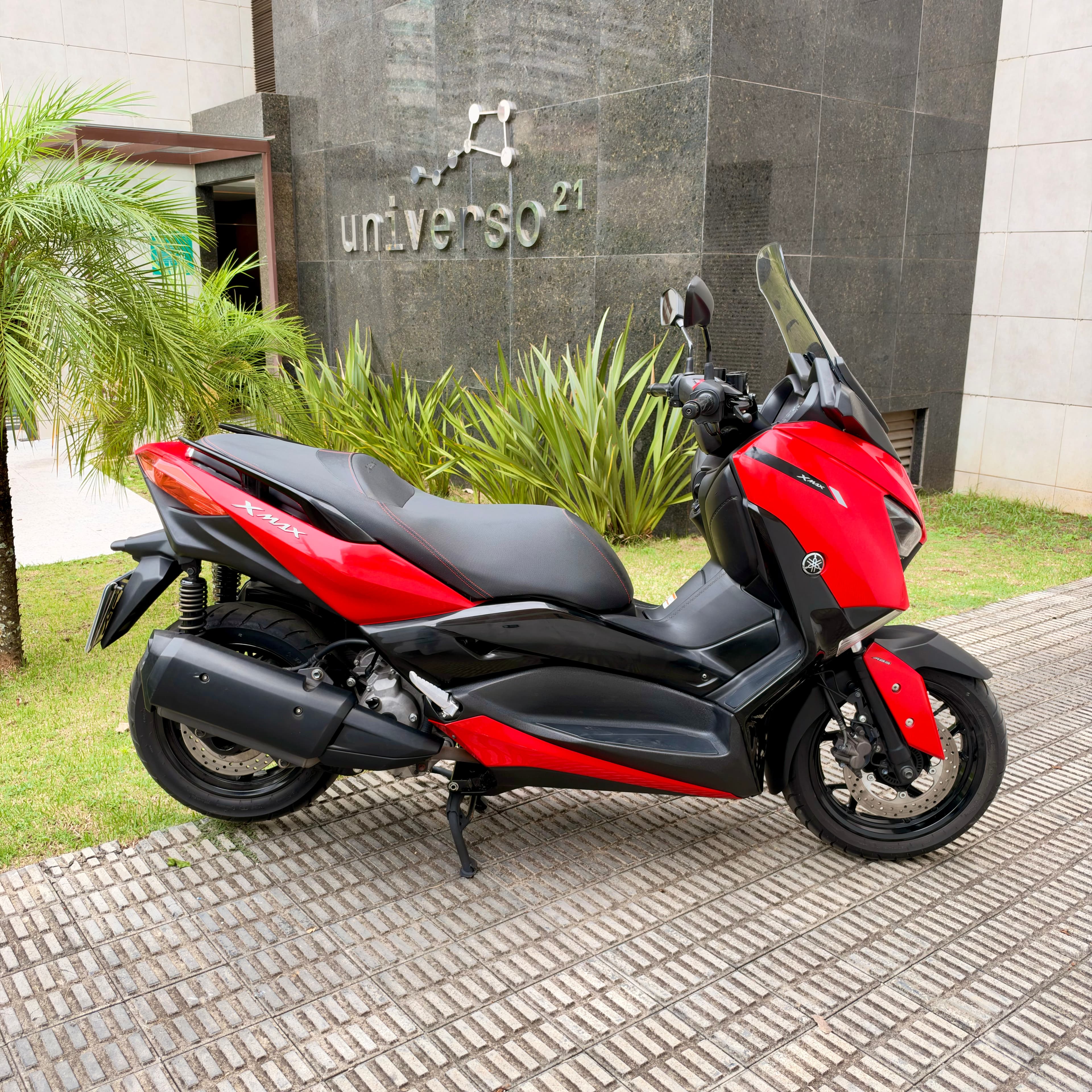 Yamaha Xmax - Imagem 2