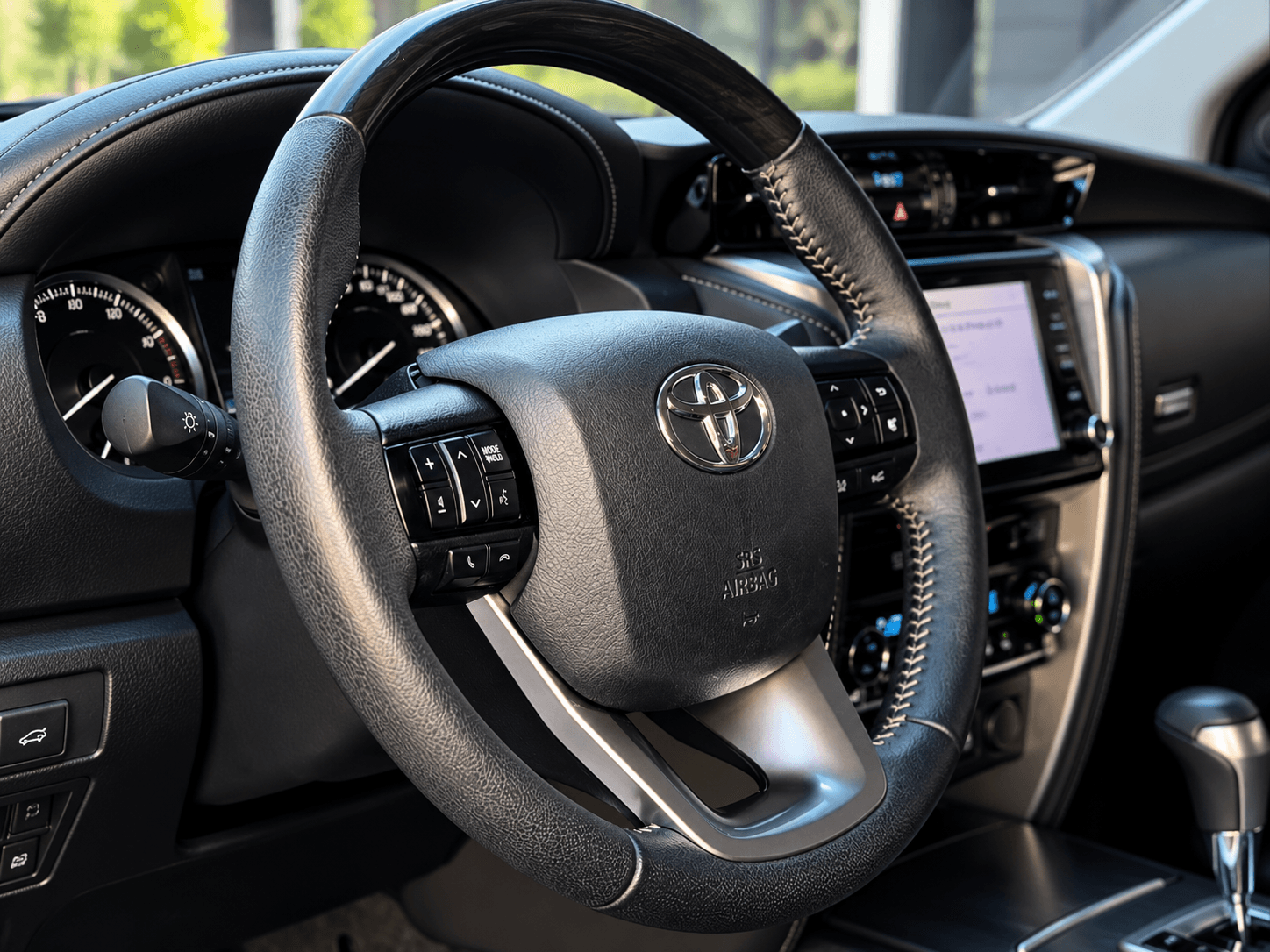 Toyota SW4 SRX 4x4 Diesel 7Lugares - Imagem 5