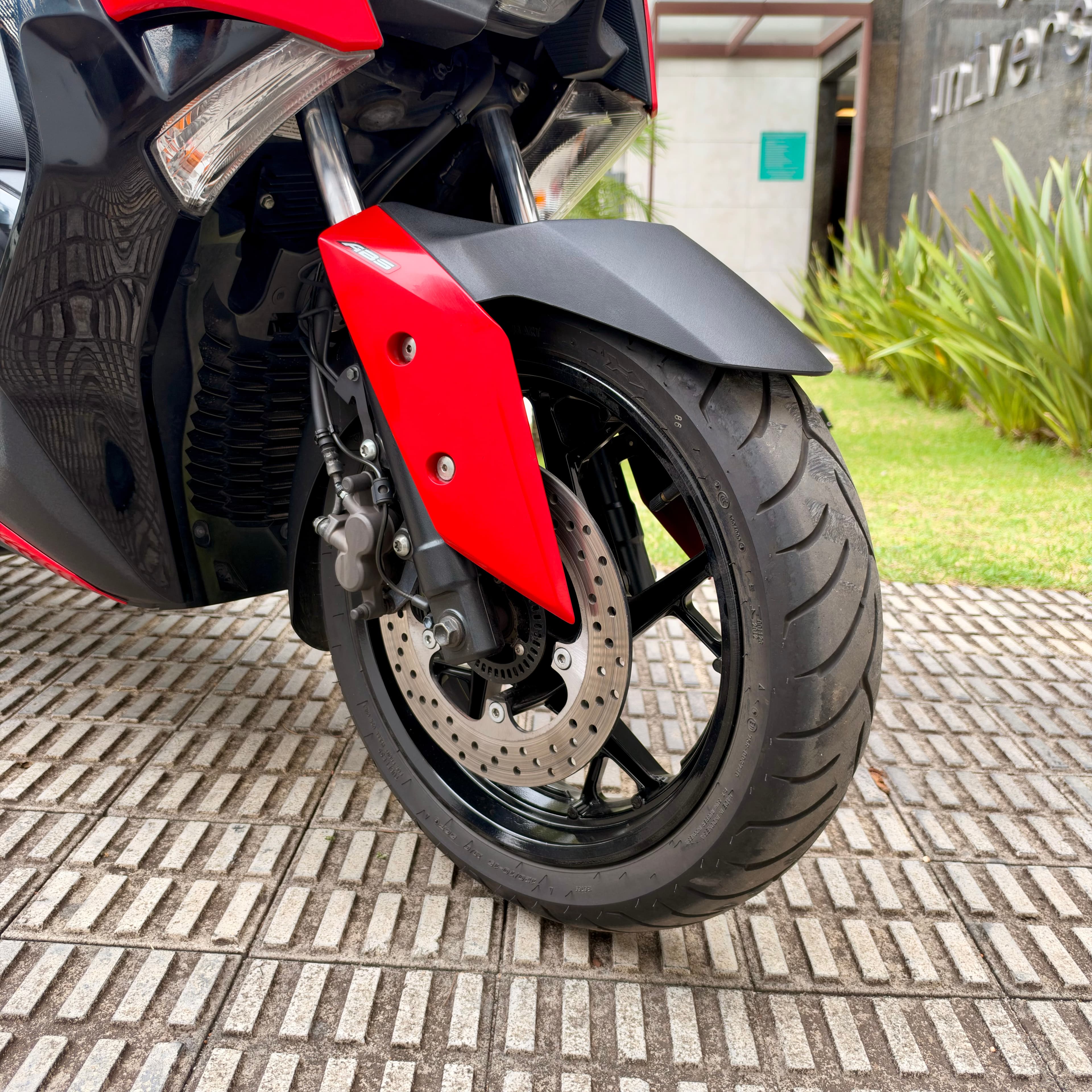 Yamaha Xmax - Imagem 9